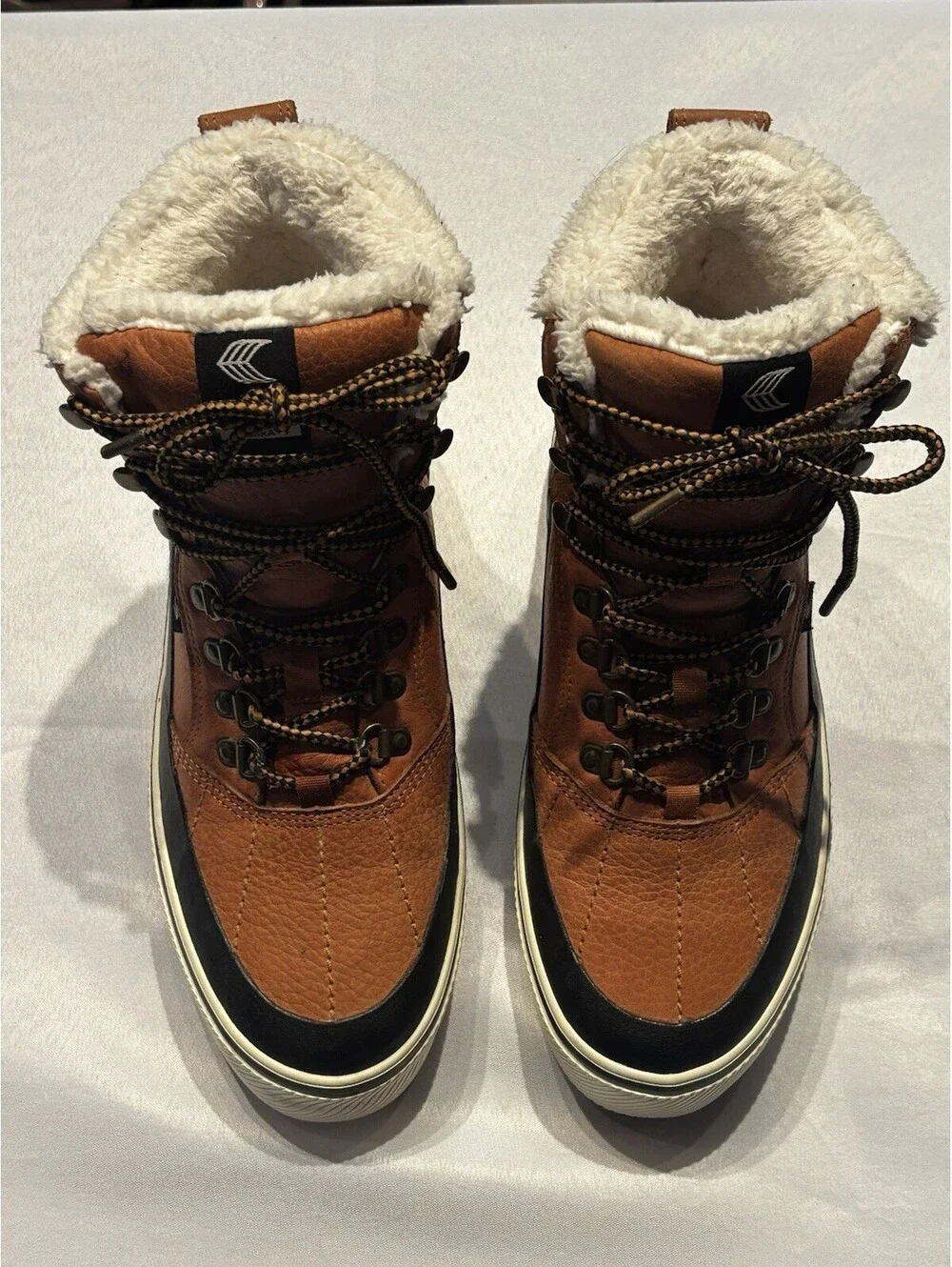 Cariuma these leather